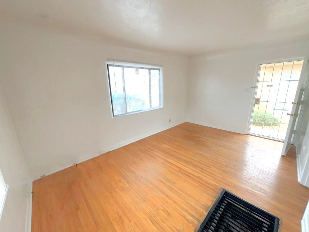 4150 Mesa Verde Ave Ne - Photo 4 of 10