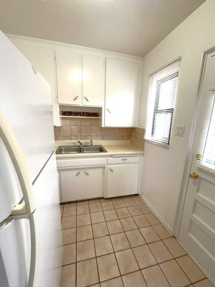 4150 Mesa Verde Ave Ne - Photo 5 of 10
