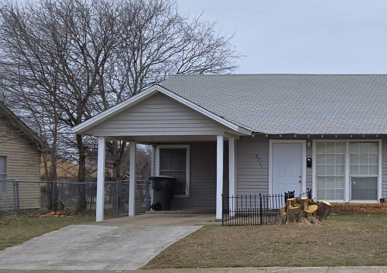 2715 Terrace Dr - Photo 2 of 20