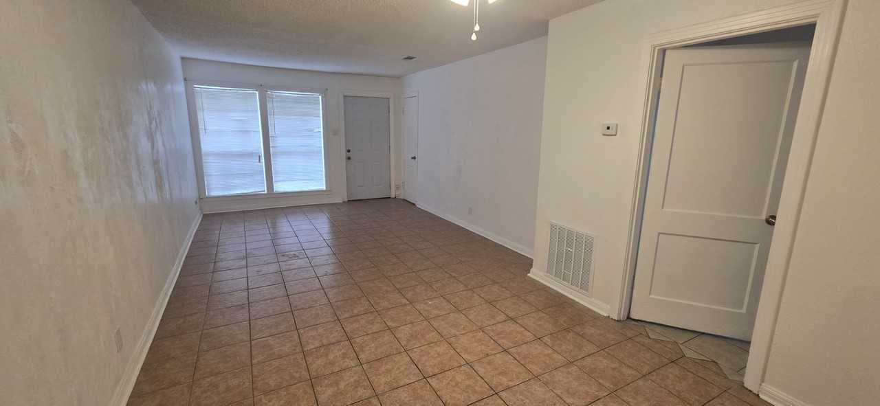 2715 Terrace Dr - Photo 5 of 20