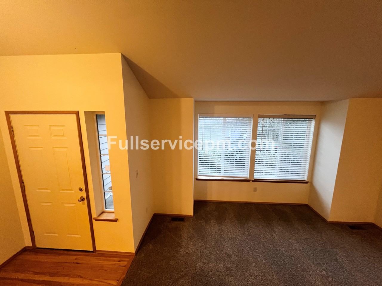 19990 101st Ave Se - Photo 3 of 28