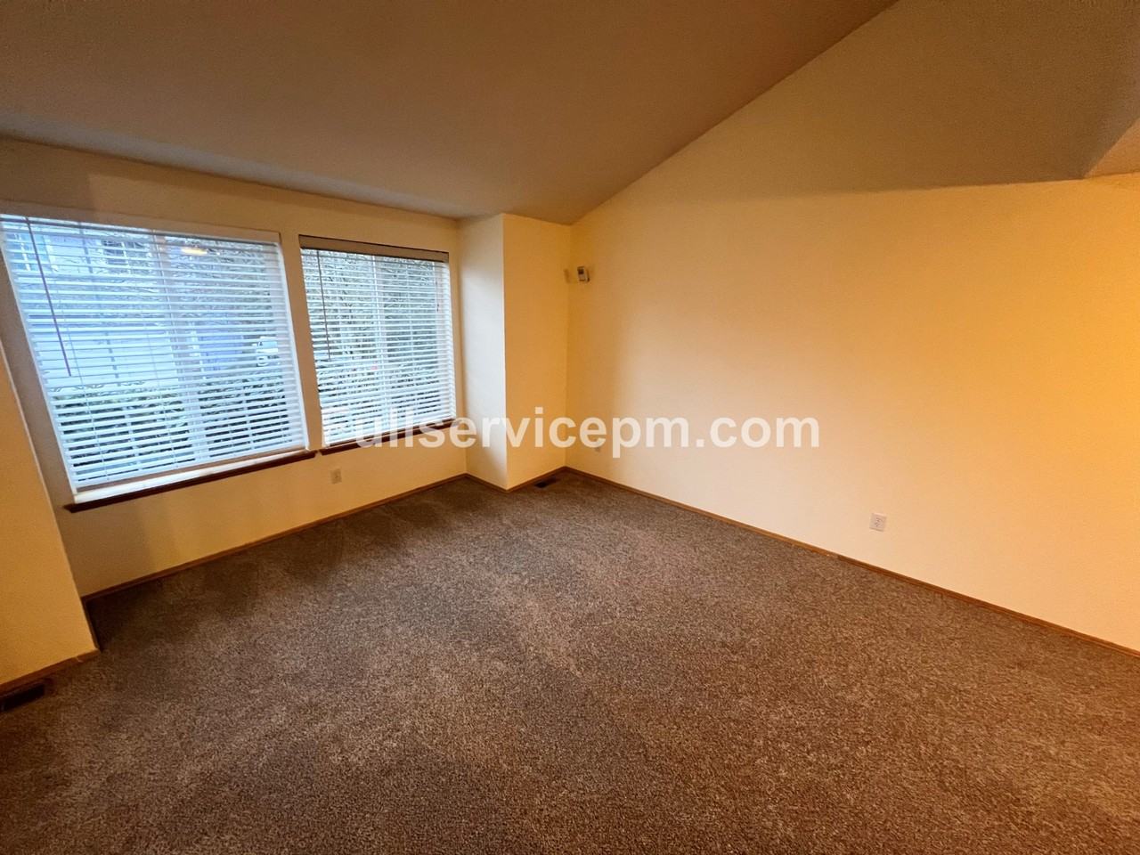 19990 101st Ave Se - Photo 4 of 28