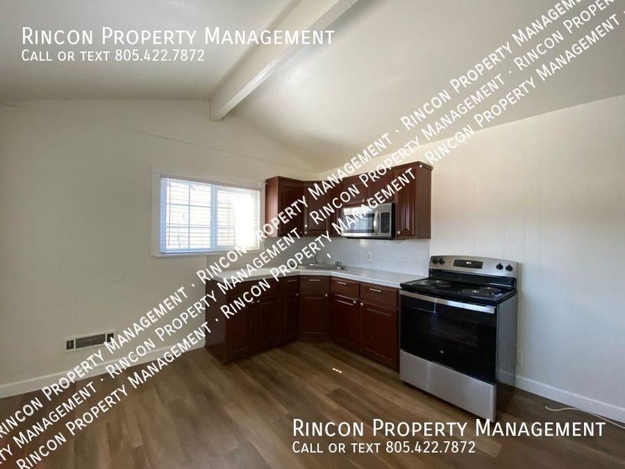 1201 Fuchsia St - Photo 3 of 10