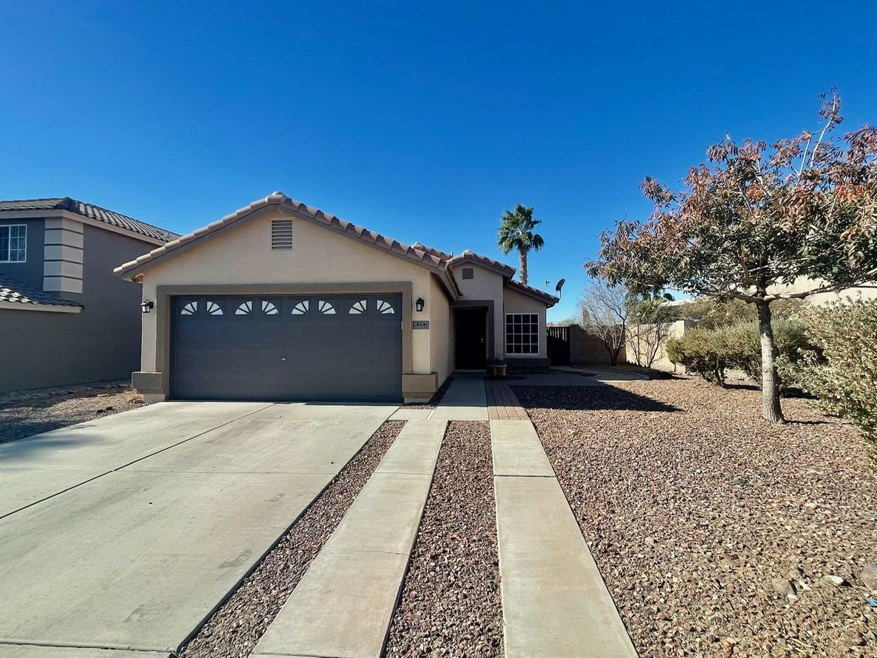 224 N 224th Ln - Photo 3 of 39