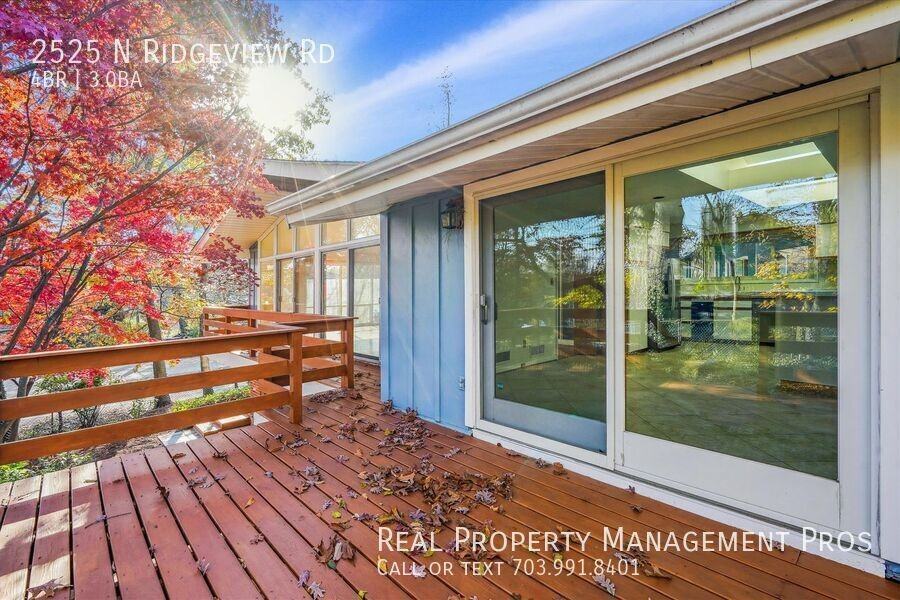 2525 N Ridgeview Rd - Photo 2 of 49