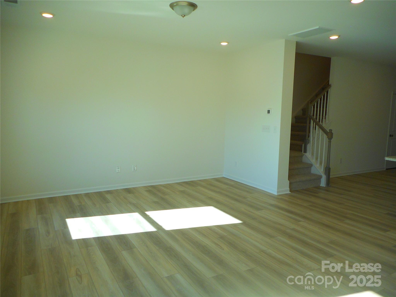 2723 Yeager Dr - Photo 5 of 22