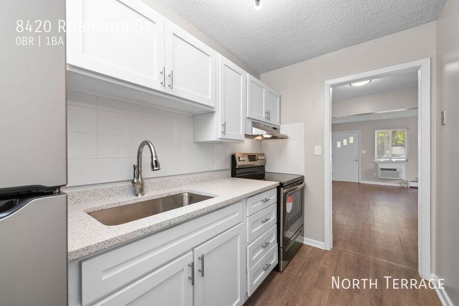 8420 Robinson St - Photo 2 of 17