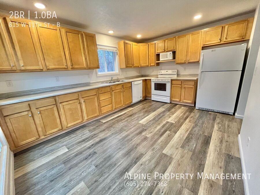 815 West 11th Street #B - Photo 2 of 15