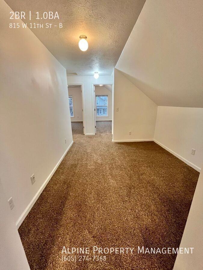 815 West 11th Street #B - Photo 4 of 15