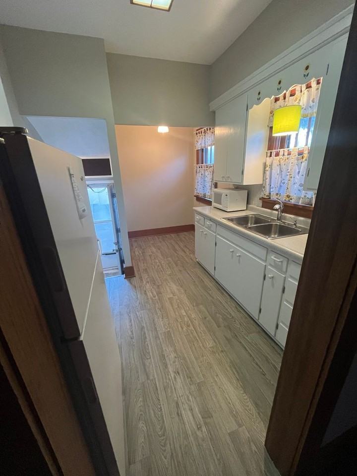 1700 S 9th Ave - Photo 2 of 10