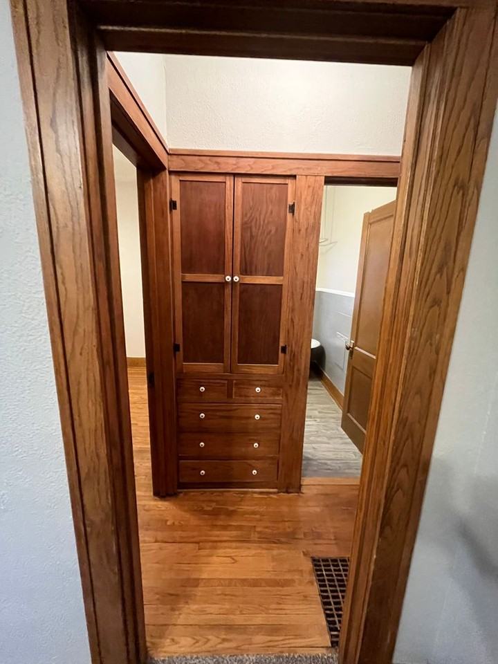 1700 S 9th Ave - Photo 4 of 10