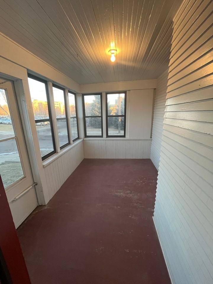 1700 S 9th Ave - Photo 6 of 10