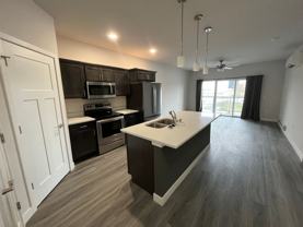 Cottage Grove Commons: 1400 N Windsor - Photo 1 of 1