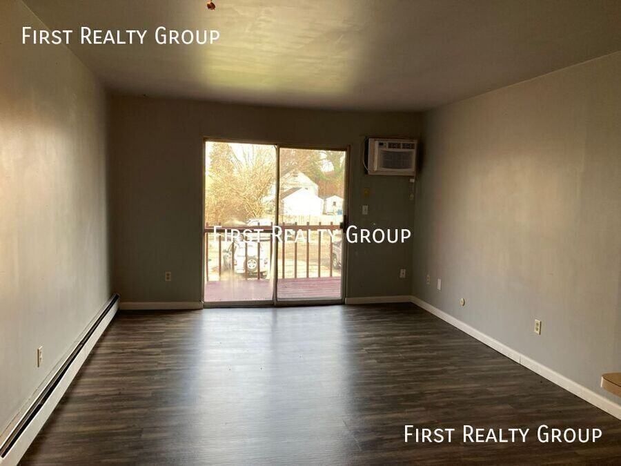 1355 Ohmer Ave Apt 14 - Photo 2 of 6