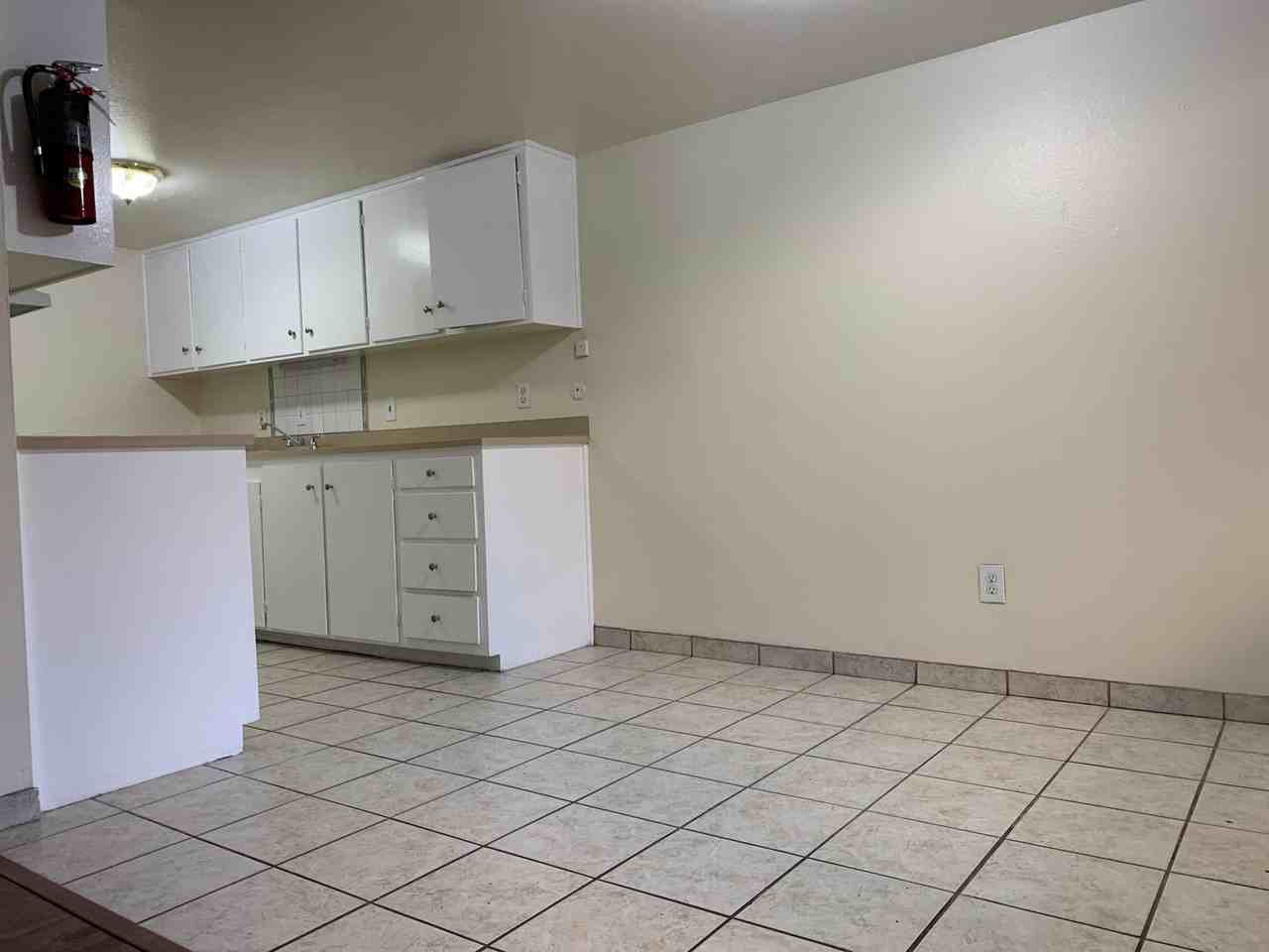 Large Quiet Two Bedroom - Photo 7 of 18