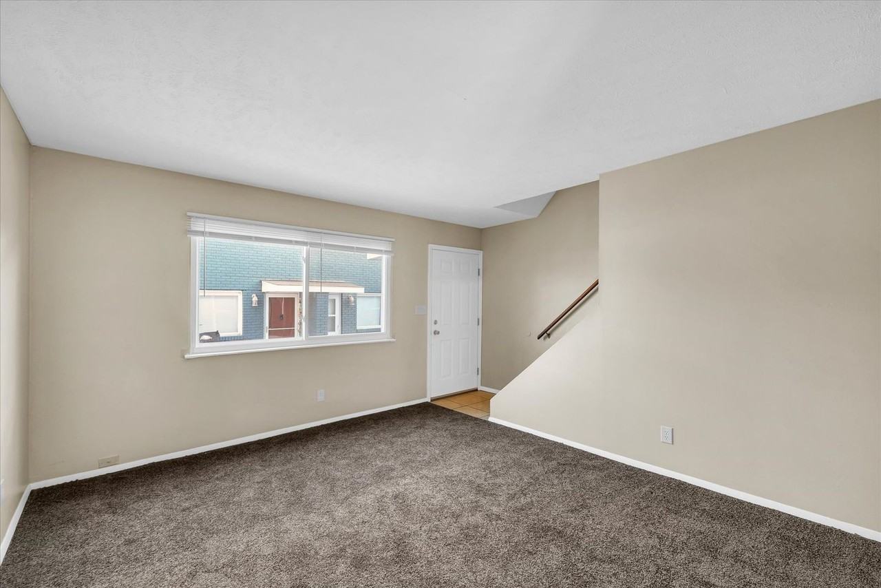 327 Riley Dr. - Photo 6 of 16