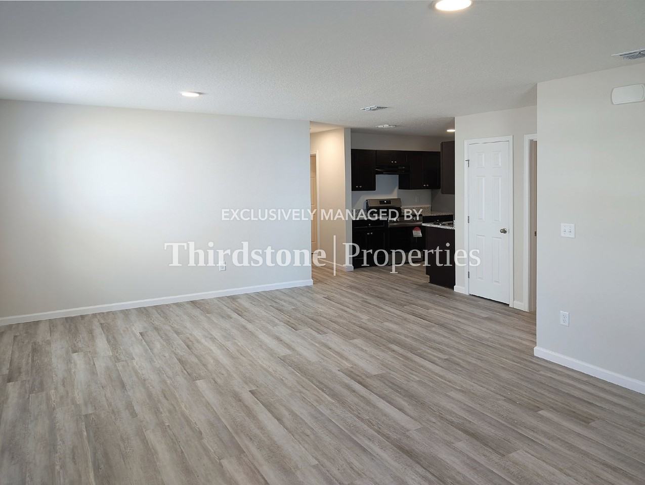 8940 Cocoa Ave - Photo 3 of 24