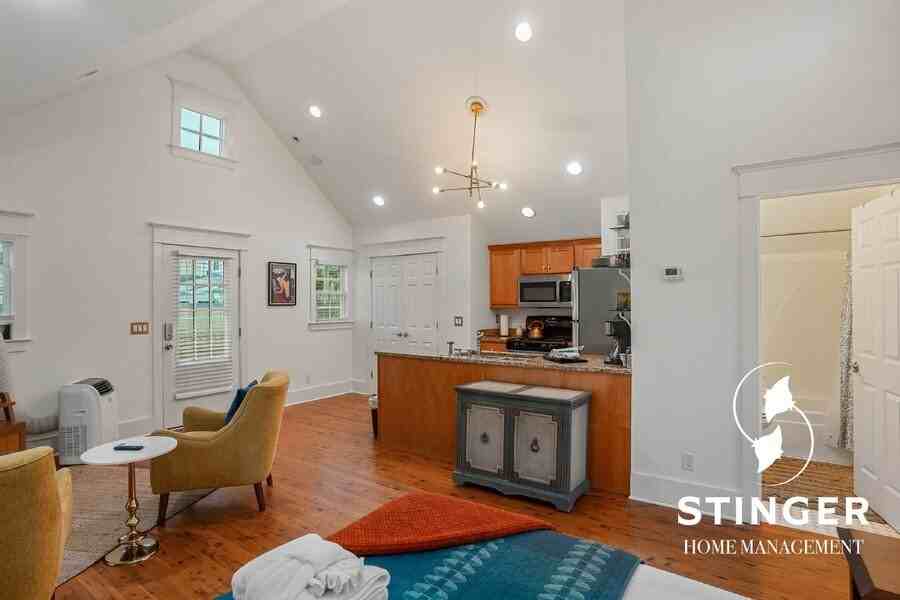 30 Harford Guest House - Photo 2 of 11