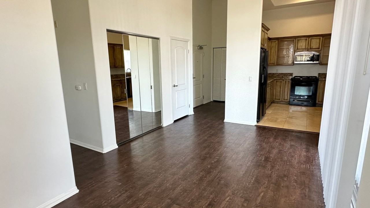 Berendo Terrace Apartment Homes - Photo 2 of 25