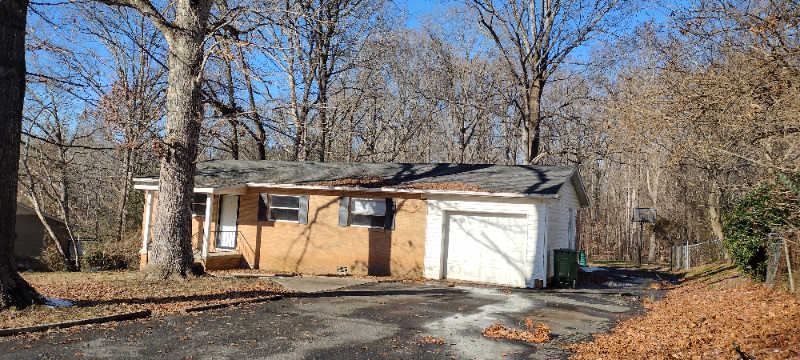 114 Stanfield Dr - Photo 2 of 11
