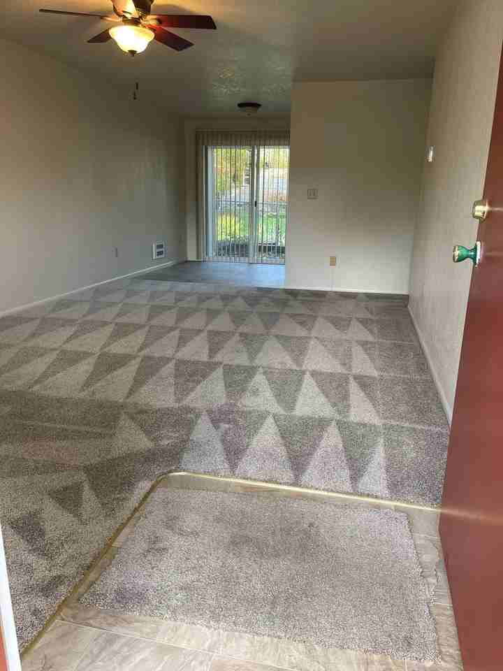 027-Candalaria Plaza - Photo 2 of 8