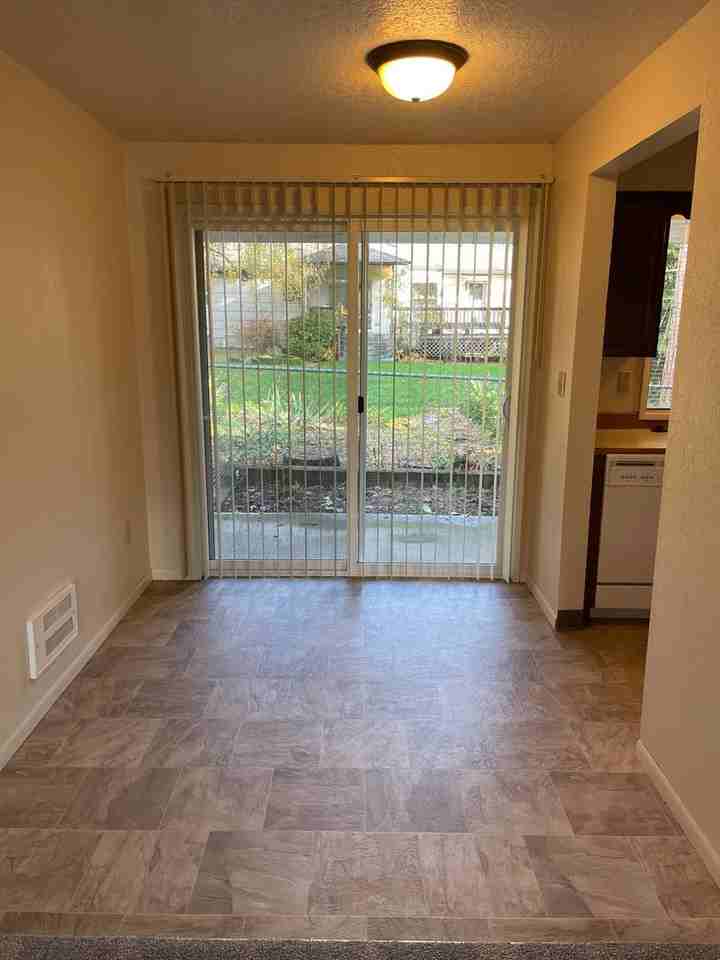 027-Candalaria Plaza - Photo 3 of 8