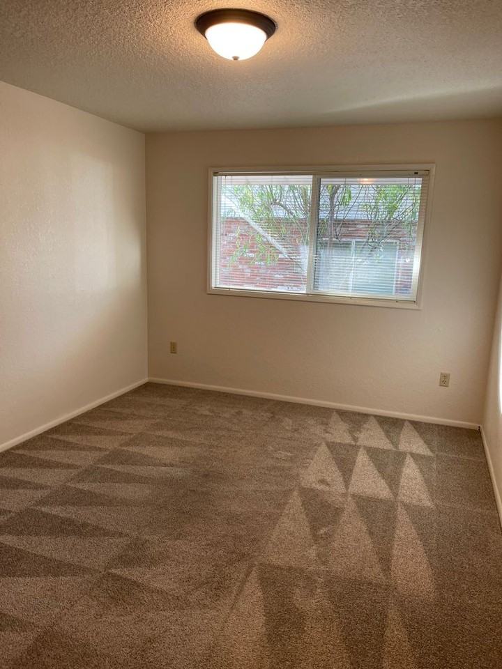 027-Candalaria Plaza - Photo 6 of 8