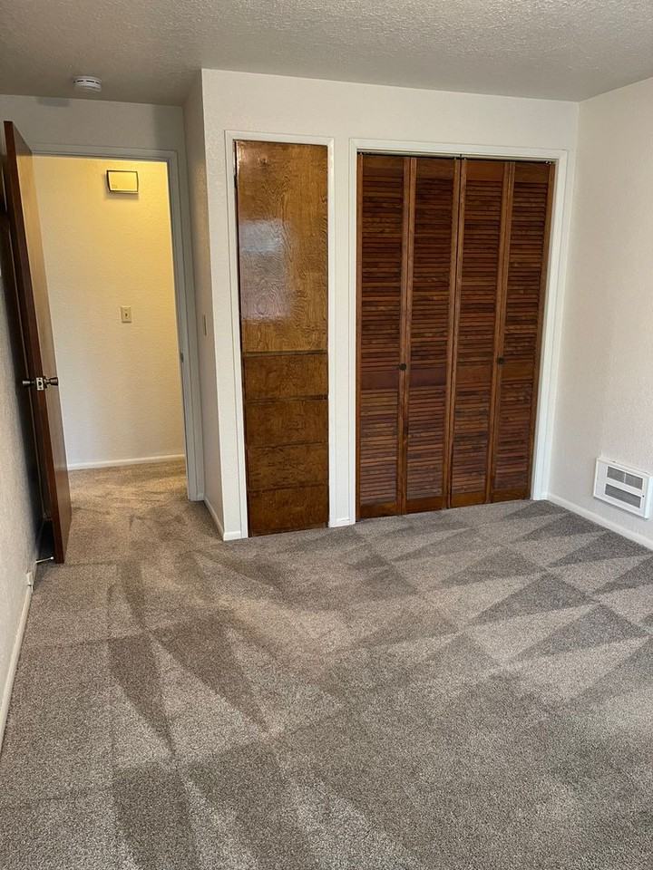 027-Candalaria Plaza - Photo 7 of 8