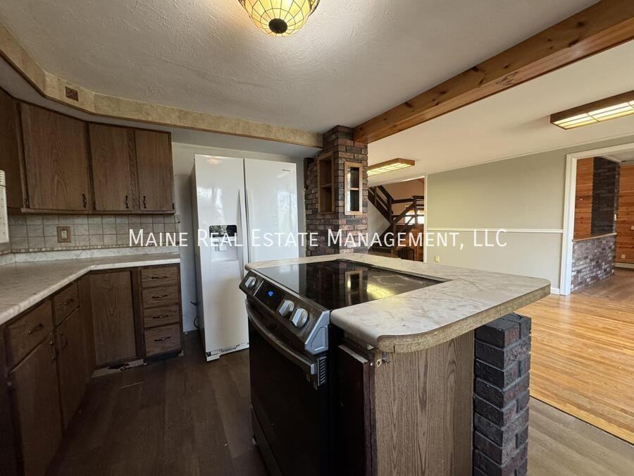 2902 N Belfast Ave - Photo 2 of 29