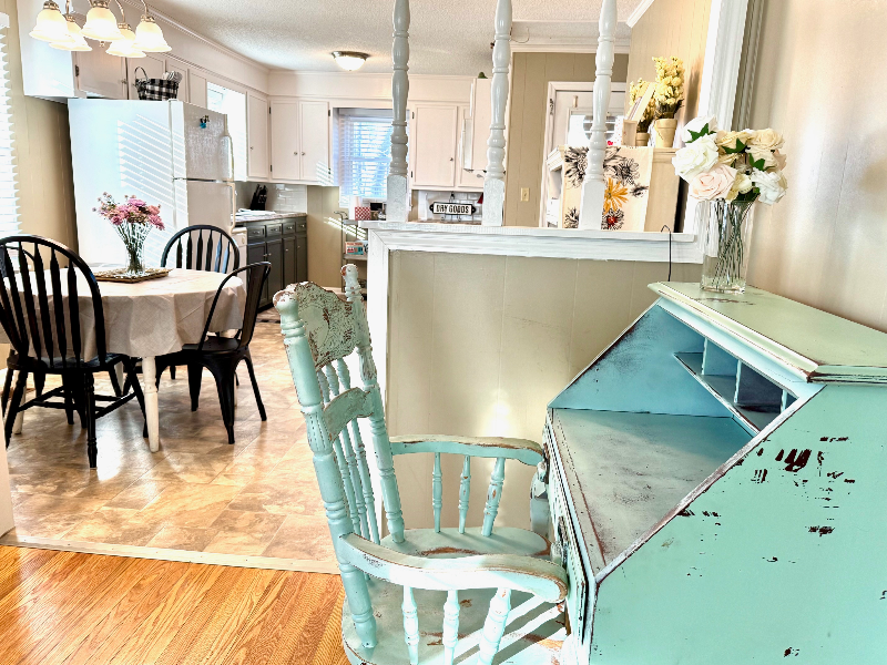 908 Locust St - Photo 7 of 20