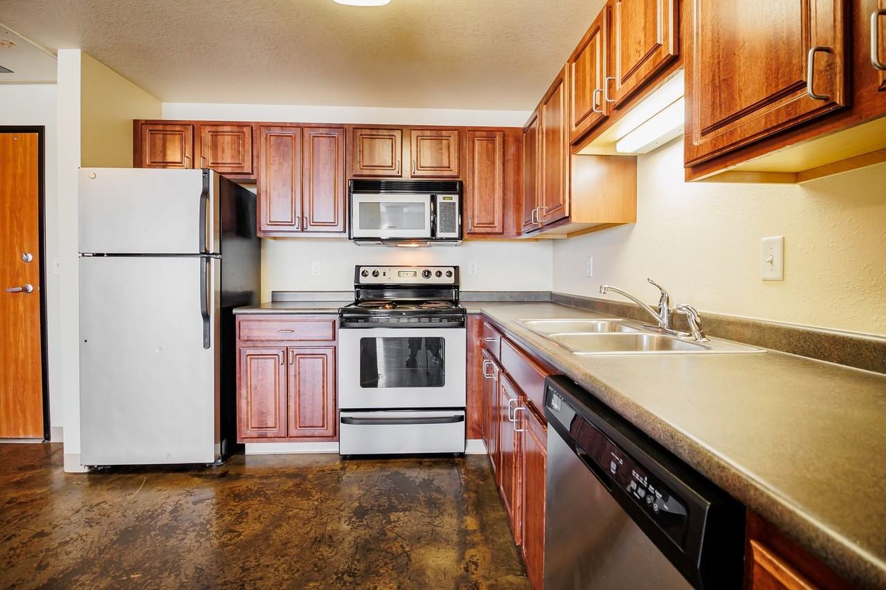 1919 Flats - Photo 4 of 50