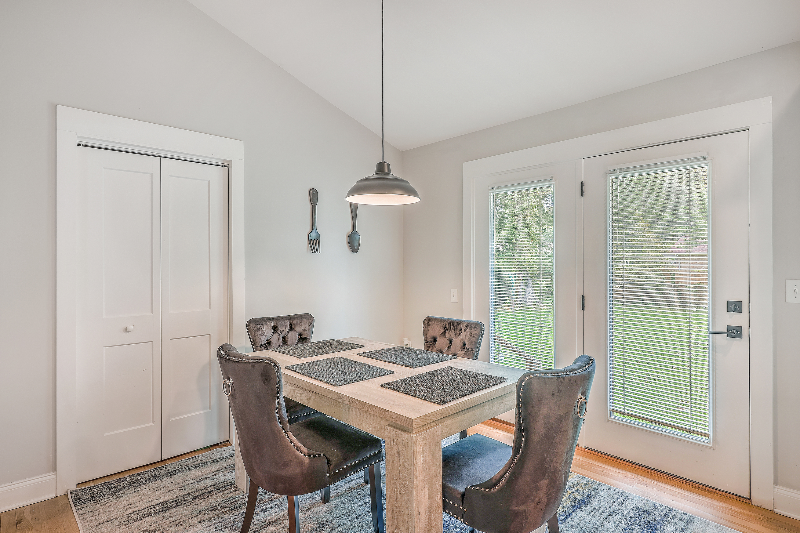 109 Monroe Dr - Photo 3 of 11