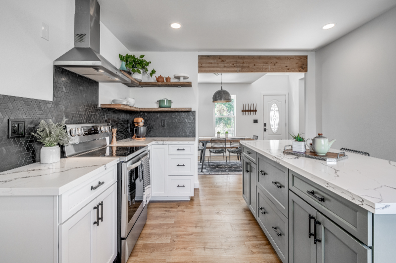 5058 Honeymoon Bay Rd - Photo 3 of 20