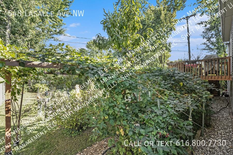 548 Lasalle Ave Nw - Photo 2 of 16