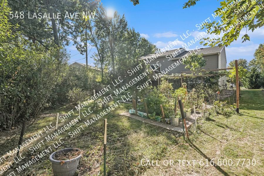 548 Lasalle Ave Nw - Photo 3 of 16