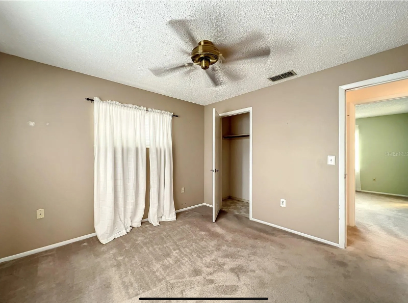 1238 Watersedge Dr - Photo 3 of 6