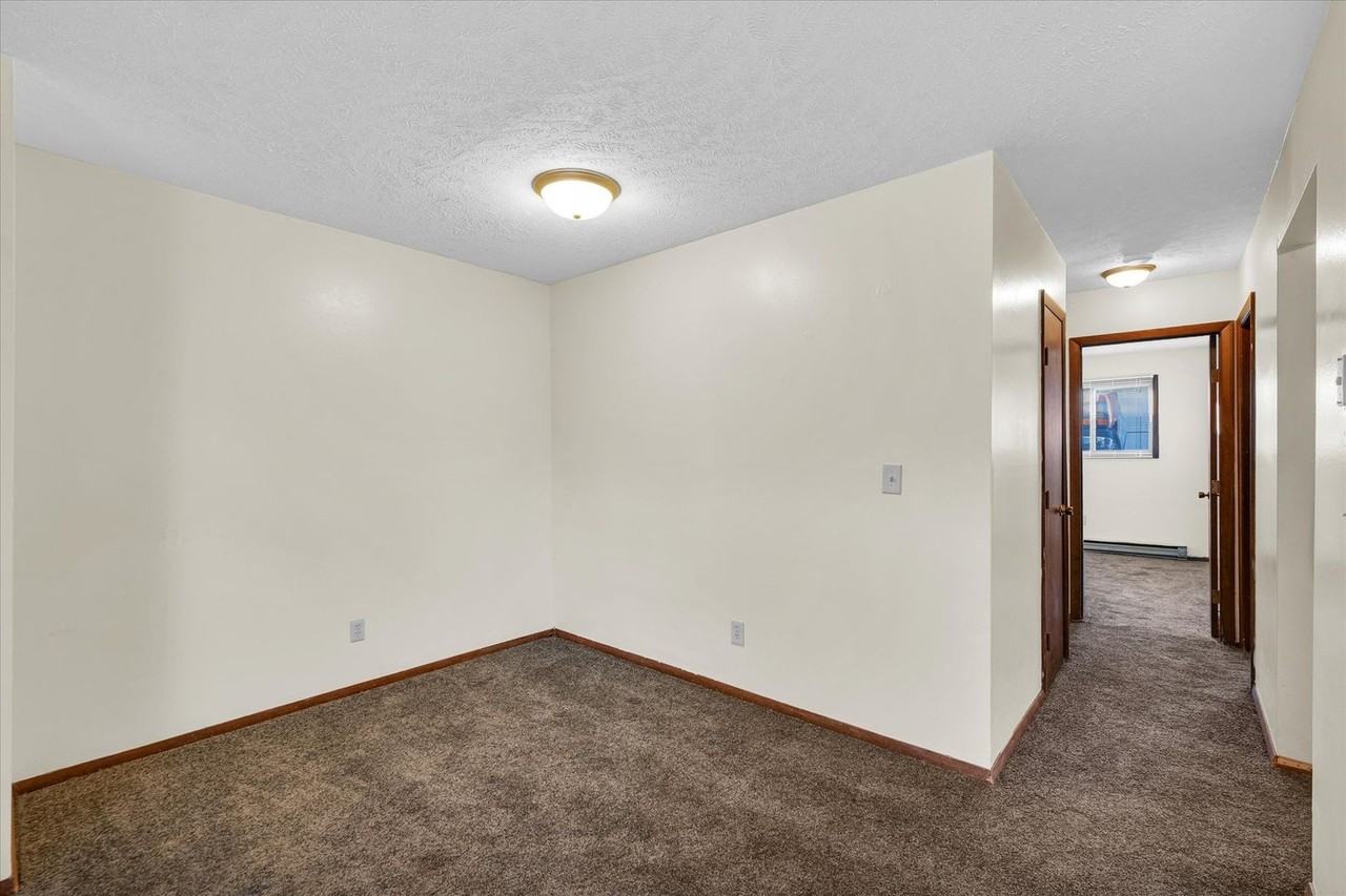 305 Prospect - Photo 7 of 13