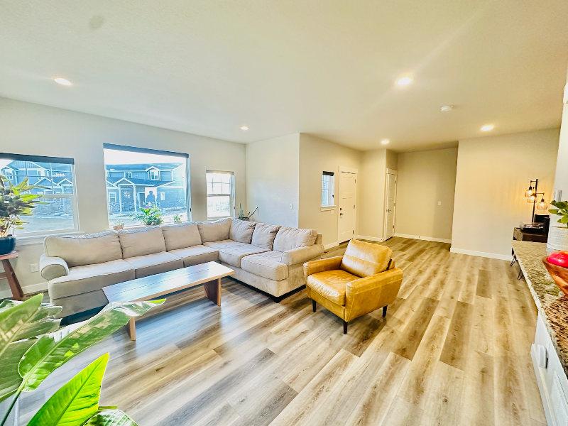 286 E Chestnut St #2 - Photo 4 of 20