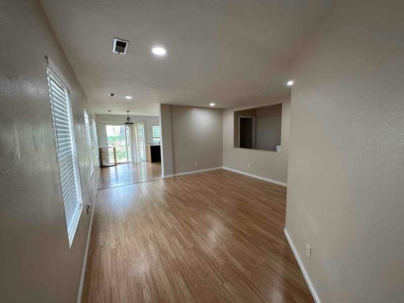 1232 N Jackson Ave - Photo 2 of 12