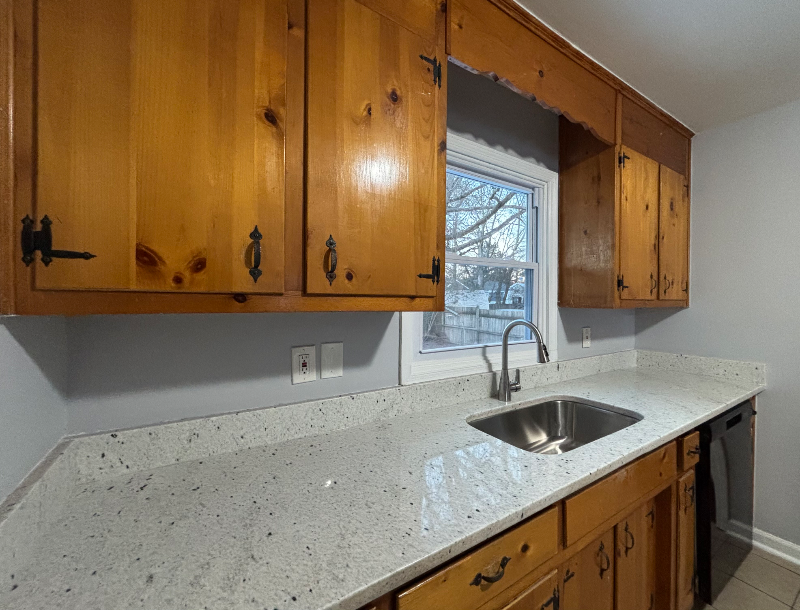 2219 S Whitehill Dr - Photo 3 of 20