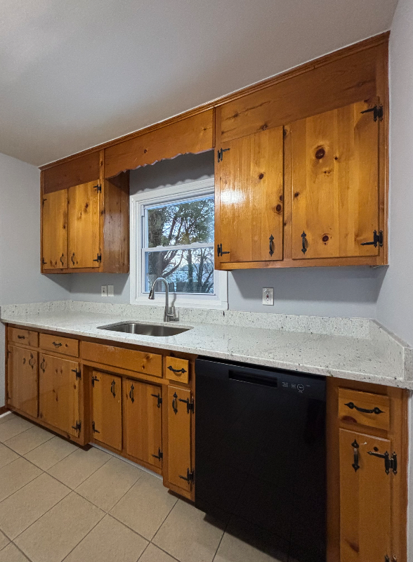 2219 S Whitehill Dr - Photo 4 of 20