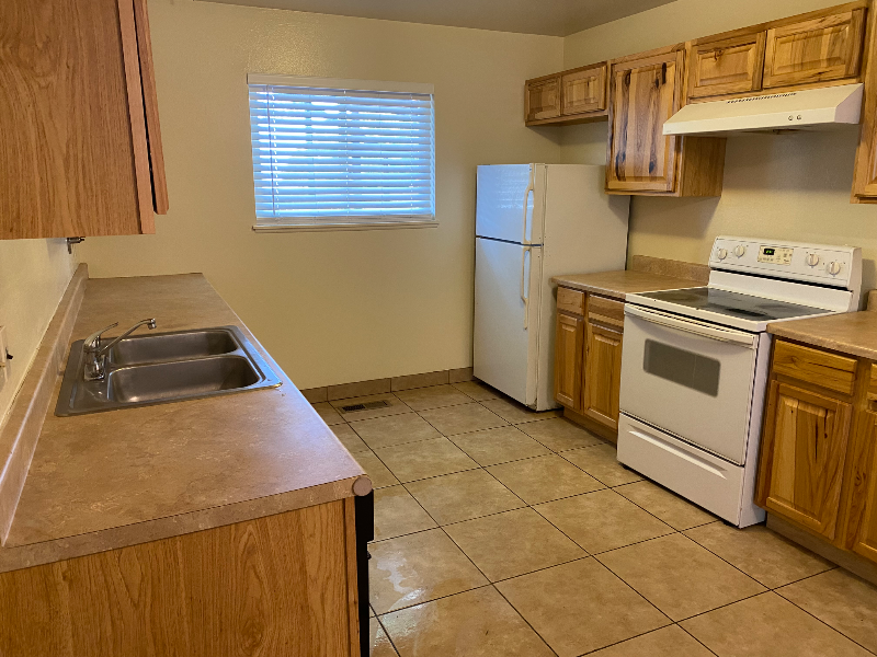 1380 Surf Way - Photo 2 of 7