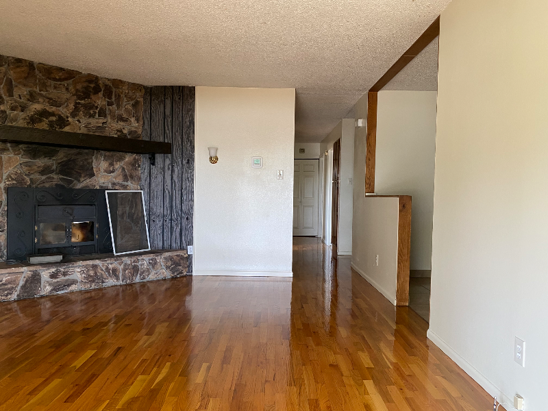 1380 Surf Way - Photo 3 of 7