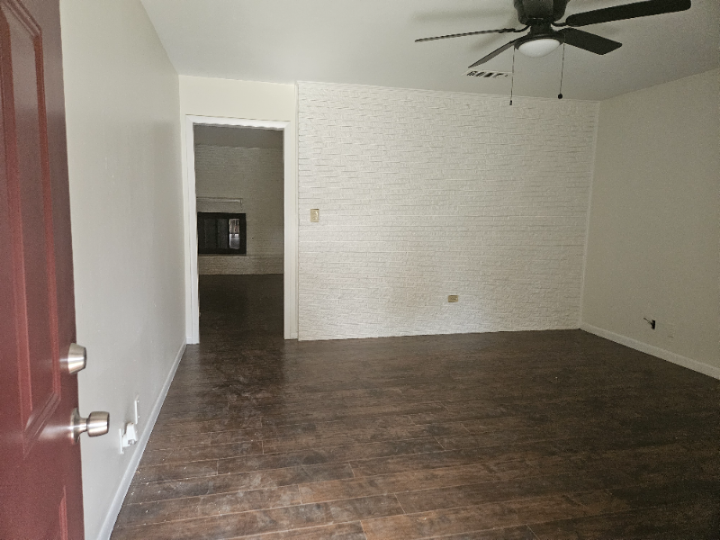 1221 Mcham St - Photo 3 of 16