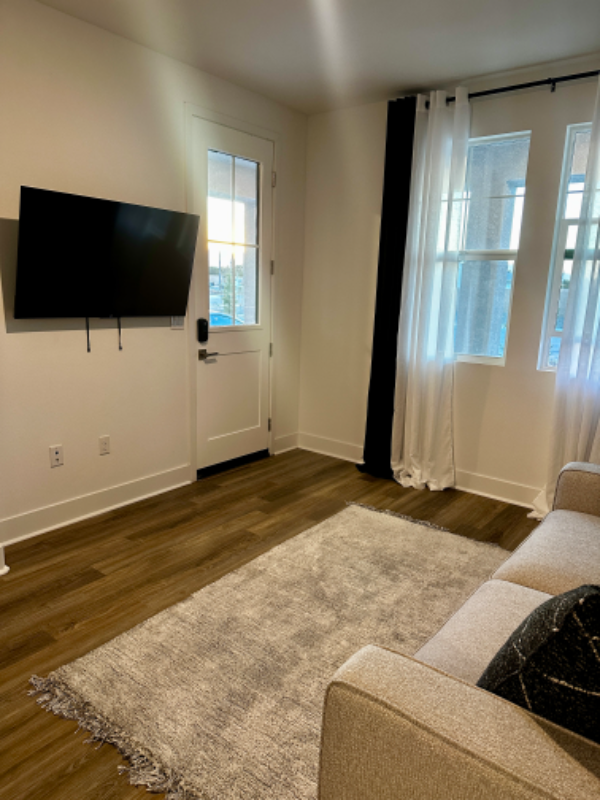 778 Howard Court - Photo 3 of 8