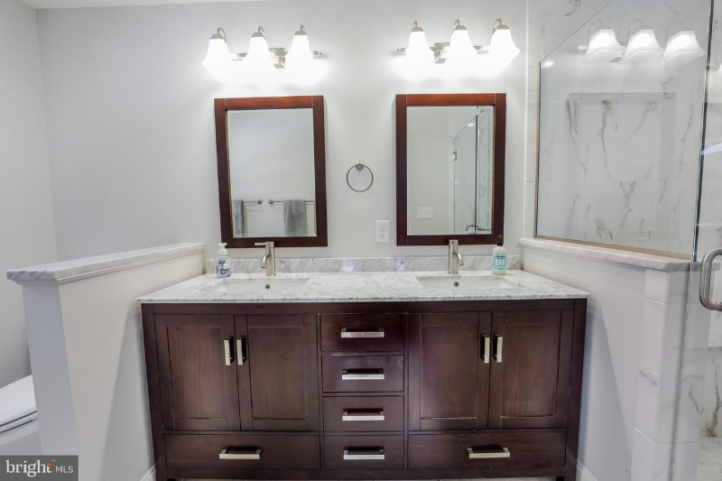 5775 Westchester St - Photo 4 of 28