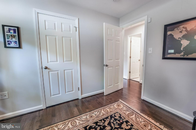 5775 Westchester St - Photo 7 of 28