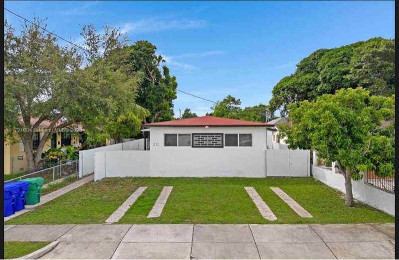 2530 Sw 16th Ter - Photo 2 of 13