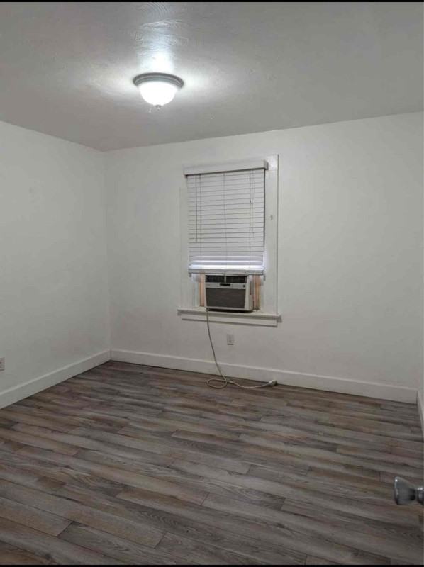 812 N St #B - Photo 7 of 8