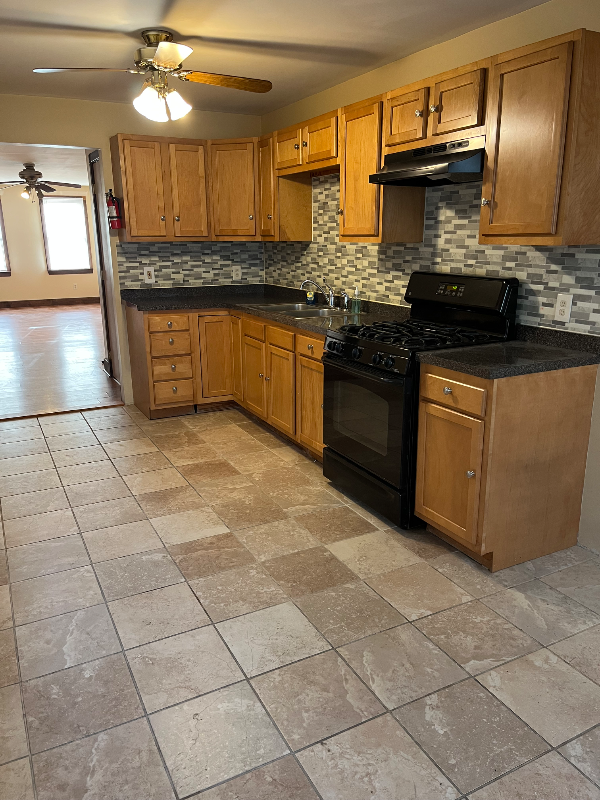 13XX E 14th St - Photo 3 of 8